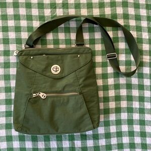 Baggallini cross body purse with adjustable strap, green with orange lining